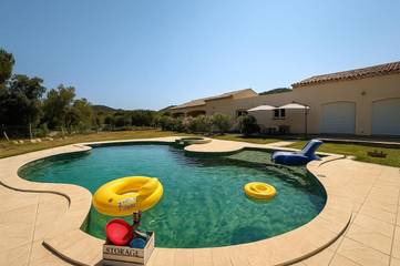 Chambre d’hôte pour 2 personnes, avec piscine ainsi que jardin et vue, animaux acceptés à Bormes-les-Mimosas