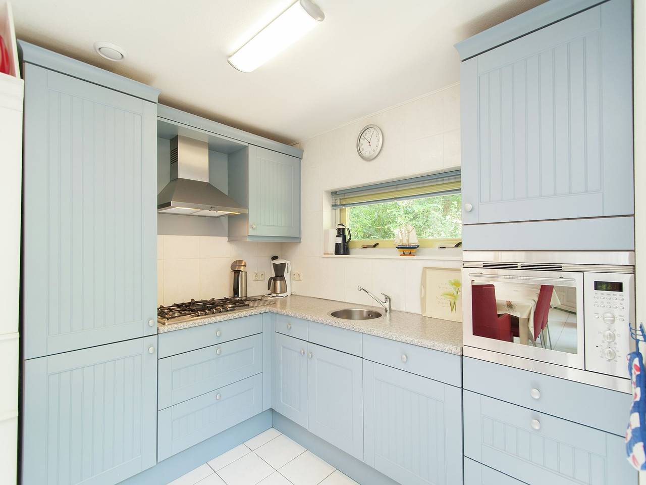 Superb holiday home in Oudemirdum with fireplace in Ijsselmeer