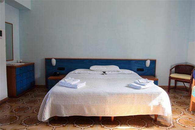 Hôtel pour 2 personnes, avec terrasse ainsi que vue et jardin à Santa Marina Salina - 3