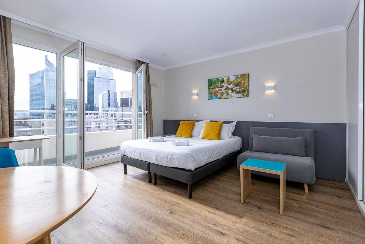 Appartement entier, Star Of Life in Courbevoie, Hauts-de-Seine