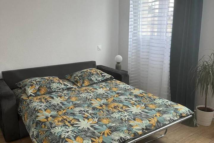 Appartement entier, Cosy + moderne + chaleureux + équipé + proche tram in Bordeaux, Région de Bordeaux