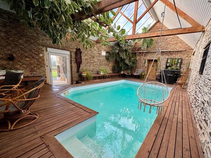 Maison de vacances pour 21 personnes, avec Terrasse et Jardin ainsi que Piscine et Sauna dans Maine-et-Loire