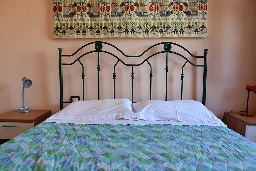 Ganze Wohnung, Ferienwohnung in villa mit Garten bis 5 Minuten vom Sandstrand in Lotzorai, Ogliastra Provinz