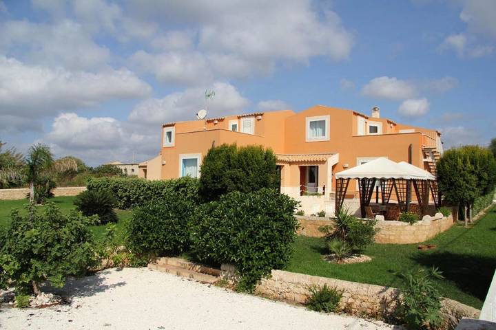 B&b per 4 persone, con Terrazza e Giardino nonché Panorama a Scicli