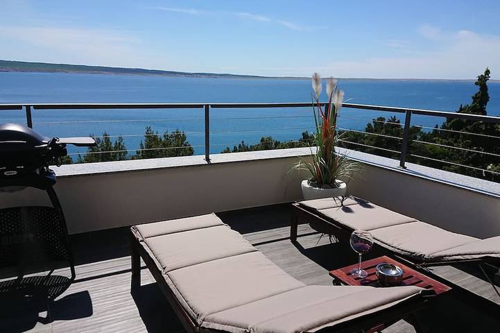 Villa für 4 Personen, mit Balkon in Starigrad Paklenica