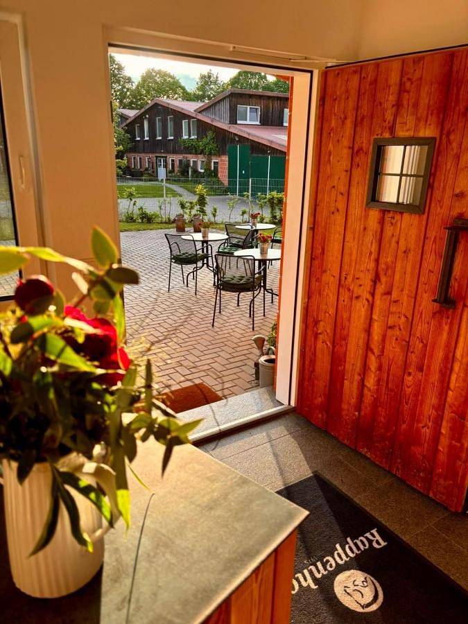 Hotel für 3 Personen, mit Terrasse und Garten sowie Ausblick in Breuna - 2