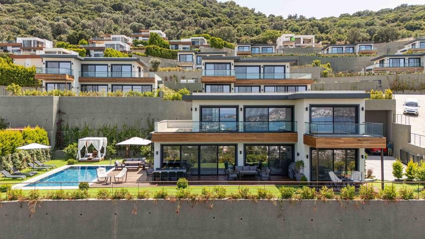 Impresionante villa de 5 dormitorios con vistas panorámicas al puerto deportivo de Yalikavak in Bodrum, Egeo Turco
