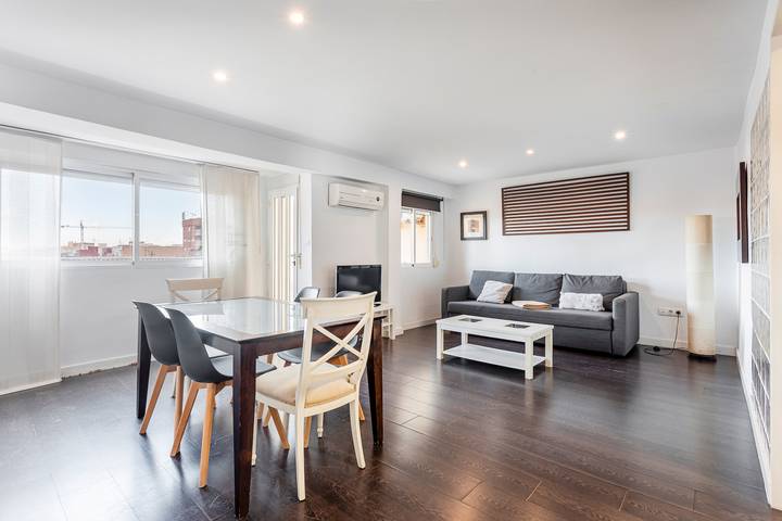 Apartamento entero, Apartamento 'Malvarrosa' con balcón y Wi-Fi in La Malvarrosa, Valencia