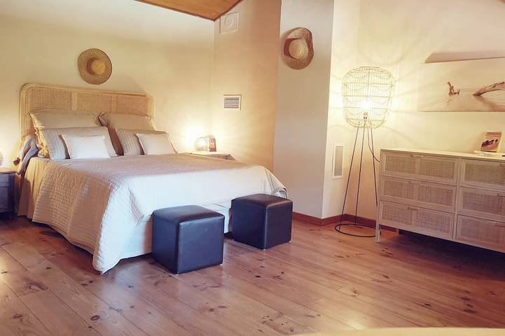 Location de vacances pour 6 personnes, avec terrasse et jardin à Saint-Siffret - 2