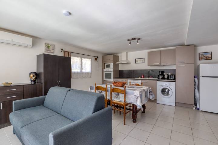Appartement Le Jardin de Benjamin tout confort avec piscine. in Montagnac, Côte méditerranéenne (France)