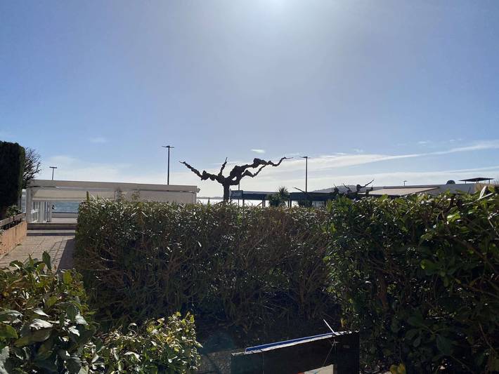 Apartamento entero, Hermoso Apartamento T2 con Terraza Privada, a Pasos del Estanque de Thau y con Wifi in Balaruc-les-Bains, Costa mediterránea (Francia)