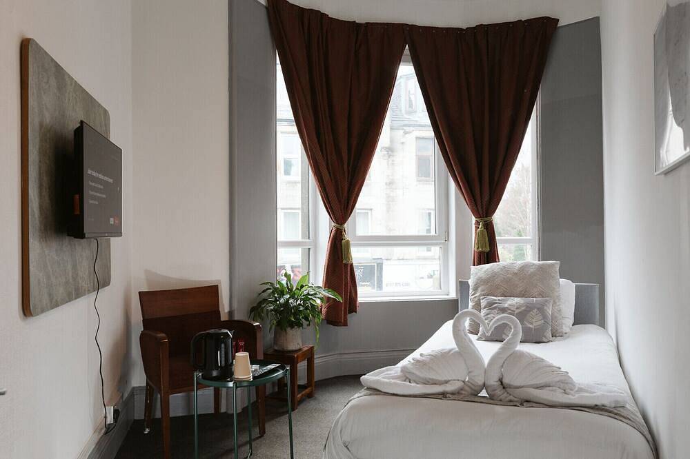 First Floor Room - 4 in Paisley, Renfrewshire