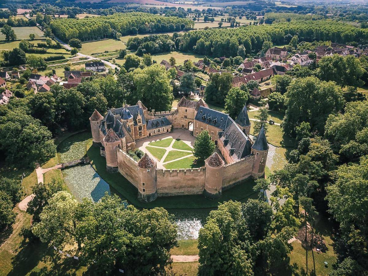 Château d'Ainay-le-Vieil in Ainay-le-Vieil, Saint-Amand-Montrond