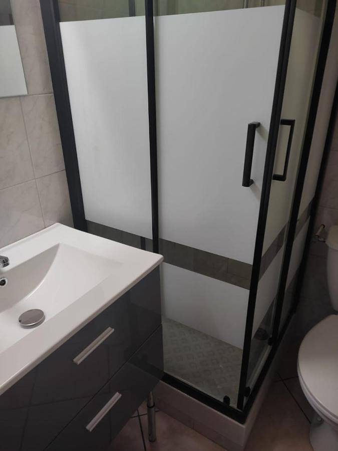 Gîte pour 4 personnes, avec Terrasse ainsi que Jardin et Vue à Les Vigneaux - 4