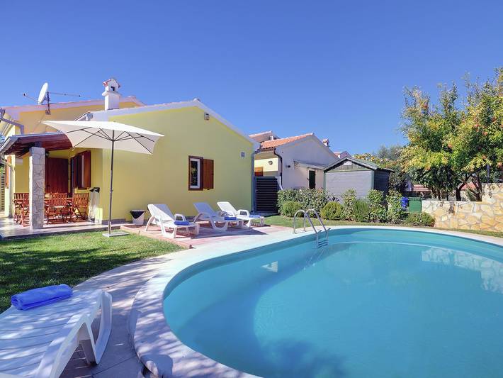 Ferienhaus für 6 Personen, mit Garten und Terrasse sowie Pool, mit Haustier - 1