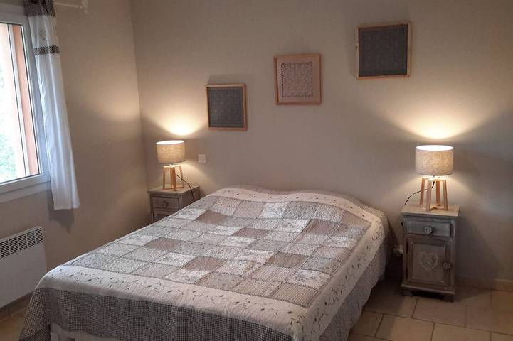 Location de vacances pour 6 personnes, avec jardin ainsi que jacuzzi et terrasse, animaux acceptés à Salernes - 3