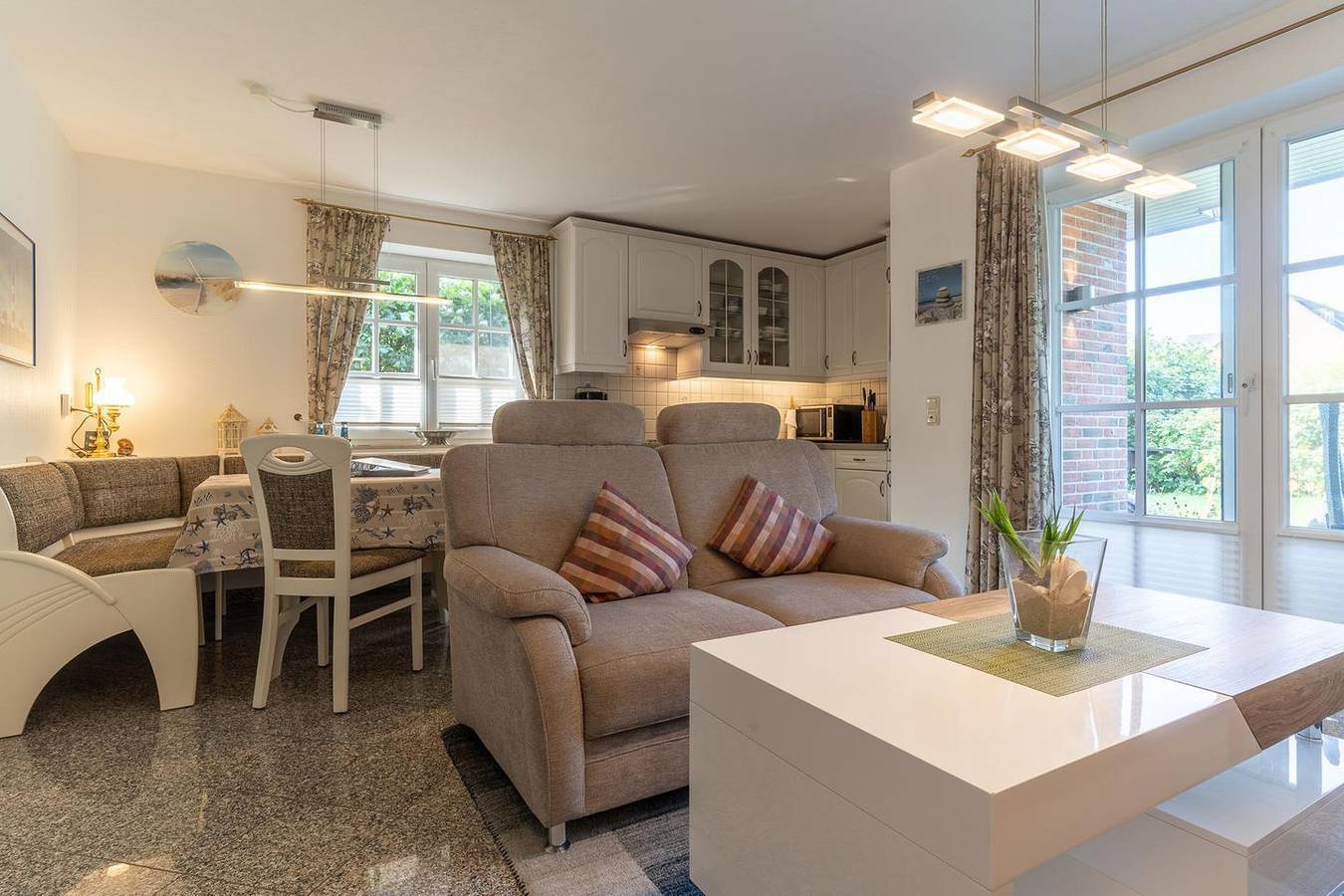 Apartamento entero, Komfortable 3-Zimmer Erdgeschoßwohnung mit Terrasse und Strandkorb in Deichnähe in St. Peter-Ording, Eiderstedt