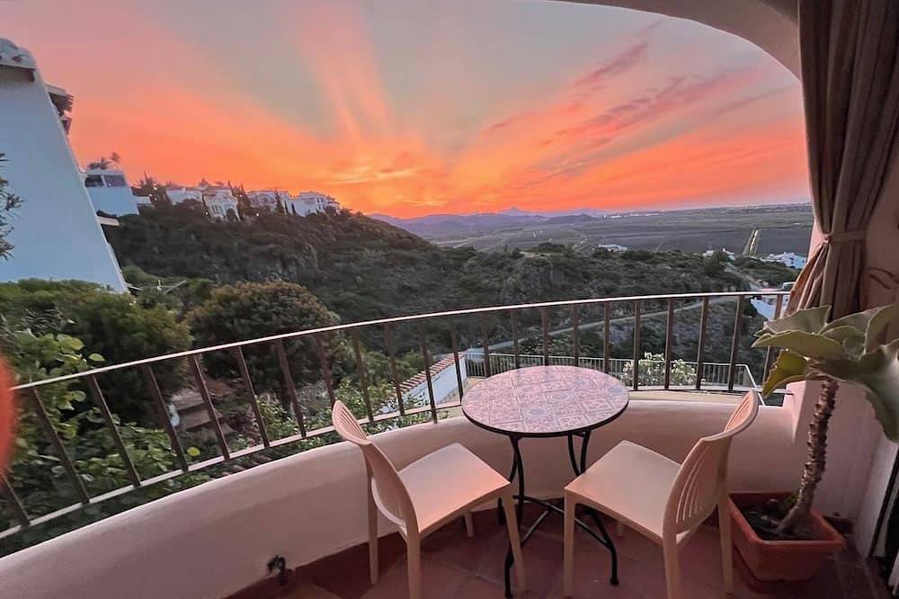 Casa Sahagun House with pool, open view and quiet location in Monte Pego in Monte Pego, Pego