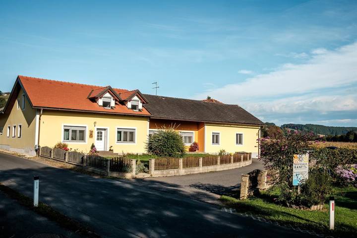 Ferienwohnung für 2 Personen, mit Terrasse und Garten in Unterlamm