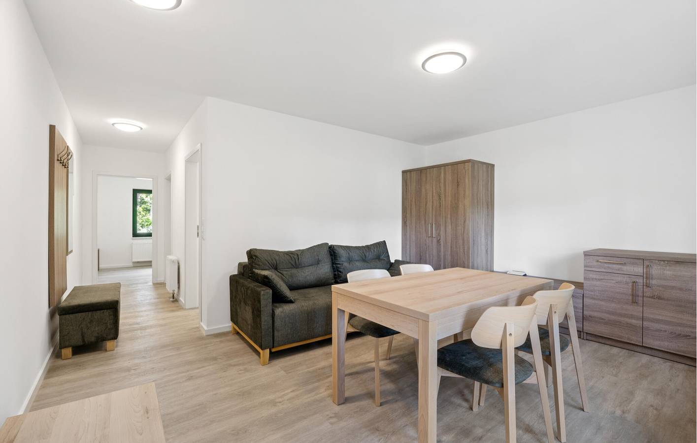 Entire holiday apartment, Cozy Ground Floor Apartment w/ WiFi, TV & Parking 300m from Beach in Juliusruh, Ruegen