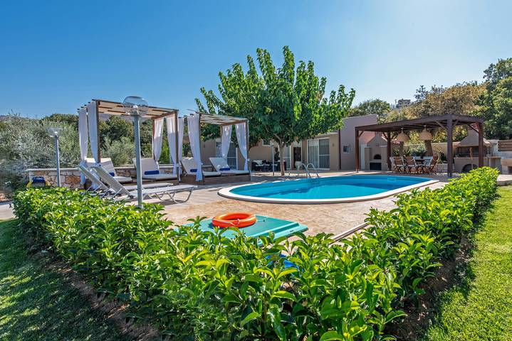 Location de vacances pour 5 personnes, avec piscine et jardin, adapté aux familles à Réthymnon - 3