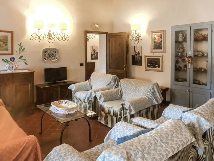Gîte pour 10 personnes, avec terrasse ainsi que vue et jardin à Poggibonsi - 4