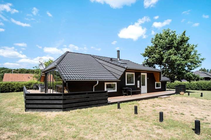 Ferienhaus für 6 Personen, mit Whirlpool und Terrasse sowie Garten und Pool in Middelfart