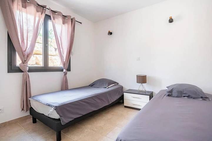 Location de vacances pour 4 personnes, avec piscine ainsi que jardin et terrasse à Saint-Martin-d'Ardèche - 3