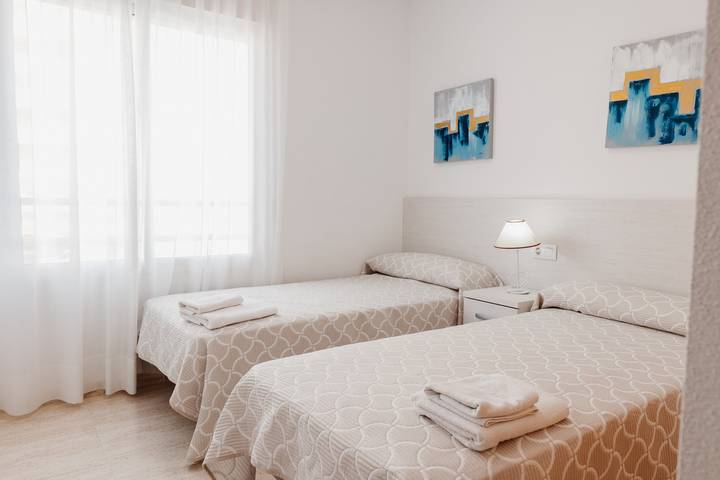 Apartamento entero, Apartamento de vacaciones para 5 personas con terraza in Los Miradores del Puerto, San Javier