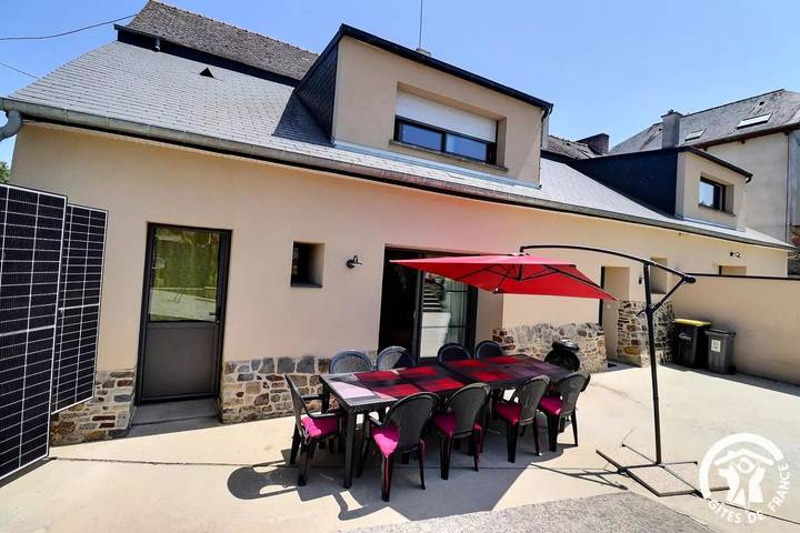 Gîte pour 9 personnes, avec jardin à Montreuil-sur-Ille