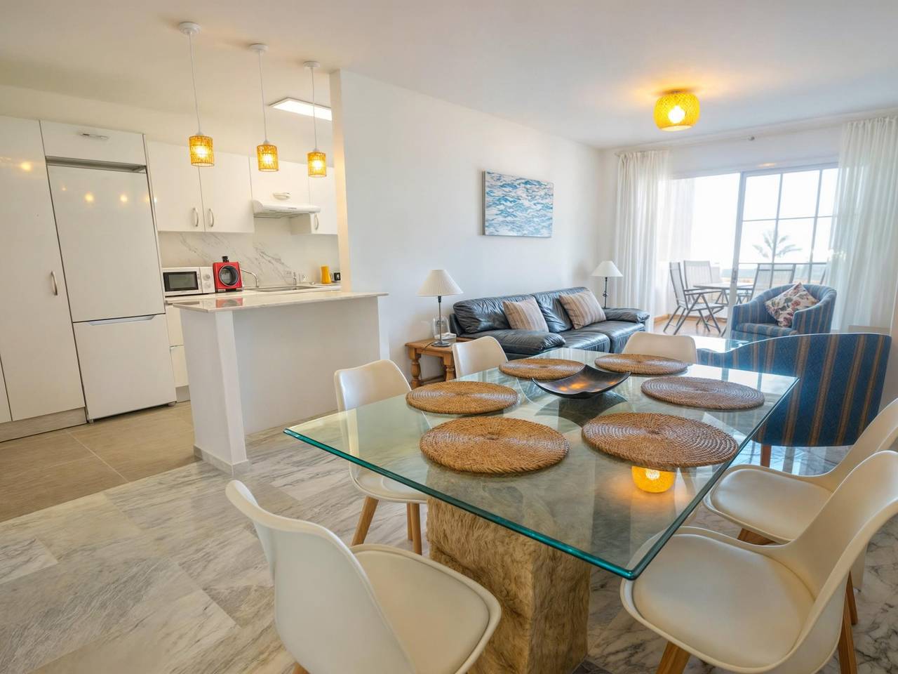 Entire holiday apartment, Pilar Apartment - First Beach Line in Playa de San Pedro (Marbella), Marbella