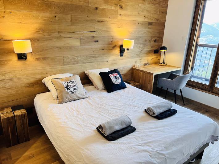 Appartement entier, Ski-in out Apt with Mountain Views and Parking in Courchevel 1650 (Moriond), Saint-Bon-Tarentaise