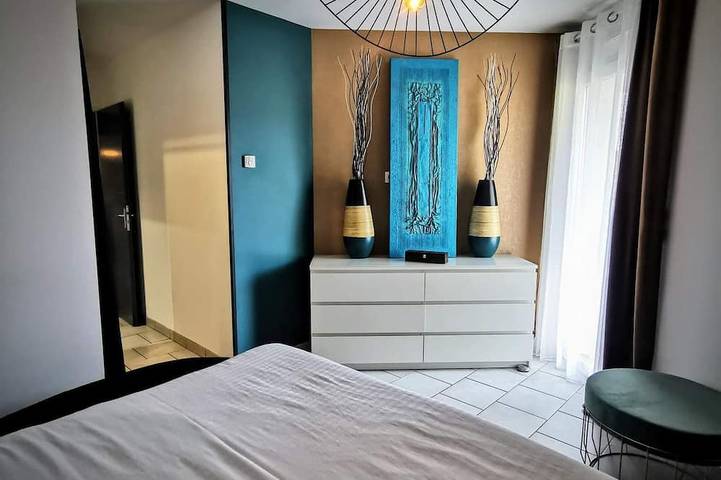 Location de vacances pour 8 personnes, avec terrasse et jardin à Saint-Médard-en-Jalles - 3