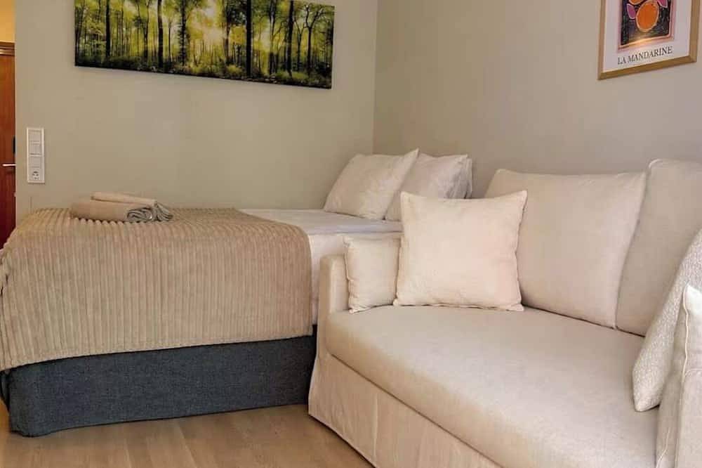 Ganze Wohnung, Modern studio with balcony in central Stockholm in Norrmalms stadsdelsområde, Stockholm