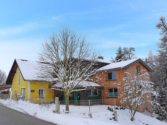 Ferienhaus für 9 Personen, mit Terrasse und Ausblick sowie Garten