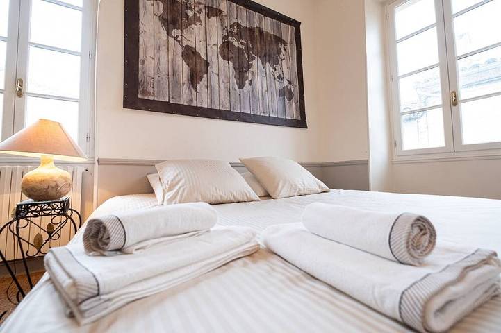 Location de vacances pour 14 personnes, avec balcon et jardin à Castelnau-de-Montmiral - 2