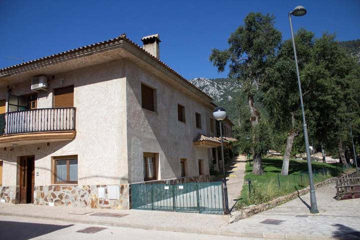 Casa rural para 3 personas, con jardín además de piscina y vistas, Se admiten mascotas en Sierra de Cazorla - 2