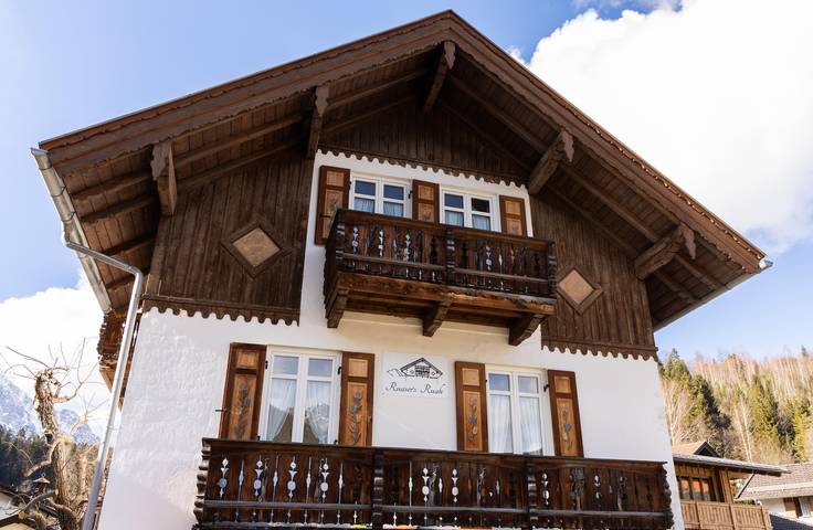 Ferienwohnung für 4 Personen, mit Balkon und Ausblick im Mittenwald