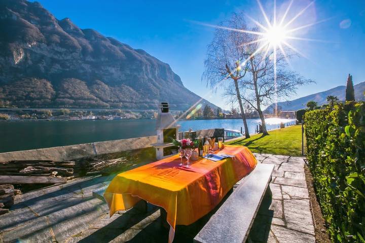 Ferienwohnung für 4 Personen, mit Terrasse und Pool sowie Sauna und Seeblick in der Schweiz