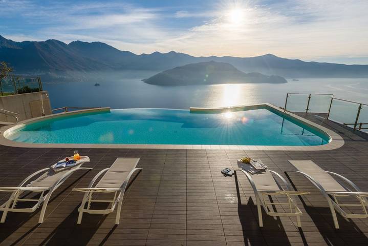 Ferienwohnung für 4 Personen, mit Balkon/Terrasse und Pool sowie Seeblick - 1