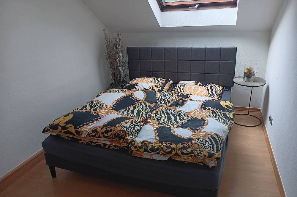 Ganze Wohnung, 78 qm² voll ausgestattete Wohnung mit großer Terrasse in ruhiger Lage in Euskirchen, Eifel (Nordrhein-Westfalen)