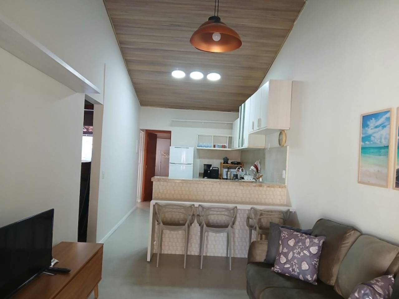 Entire apartment, Bright and spacious house with private pool, close to beaches in Arembepe in Arembepe, Camaçari