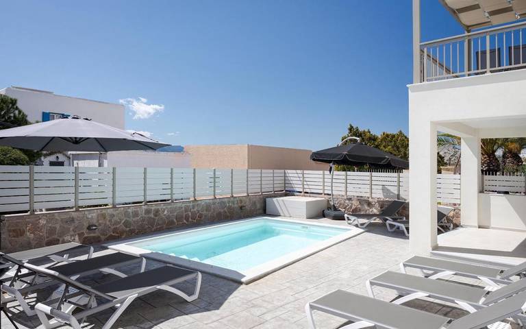 Hotel für 4 Personen, mit Terrasse und Ausblick sowie Pool