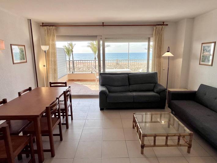 Ganze Ferienwohnung, Großzügige Ferienwohnung direkt am Meer mit traumhaftem Ausblick in Platja de l'Estany - el Mas Mel (Calafell), Calafell