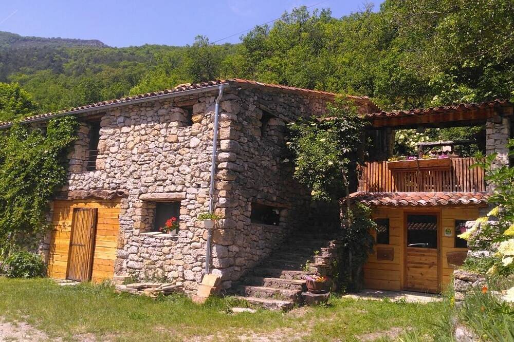 \"La Miellerie \"Gîte at the end of the world La Valbonnette in Barrême, Alpes-de-Haute-Provence