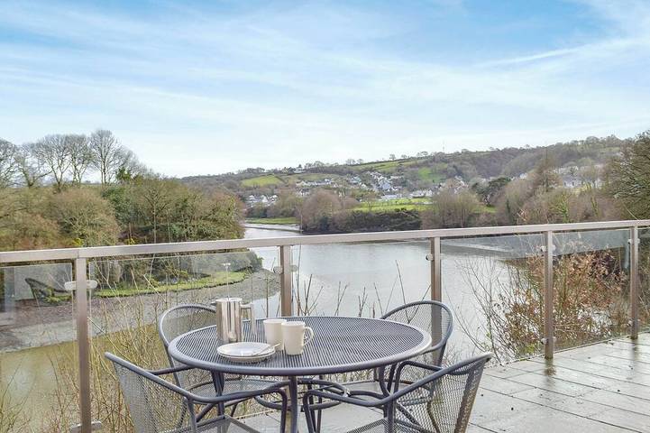 Cottage for 5 people, with garden, with pets in St Dogmaels