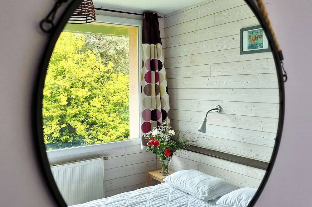 Gîte 4 personnes à 100m de la mer/Gr34 avec piscine/spa in Guissény, Région de Brest