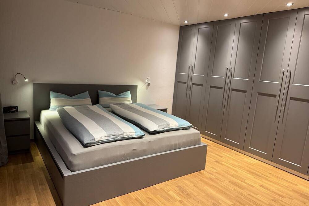 Ganze Wohnung, Neu renovierte Ferienwohnung Sonnenhang Bayern zum Wohlfühlen in Grabenstätt, Chiemsee