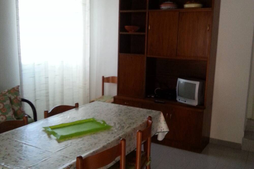 Apartamento entero, Apartamento En Planta Baja Con Cala Gonone Veranda A 30 Mt Del Mar in Cala Gonone, Dorgali