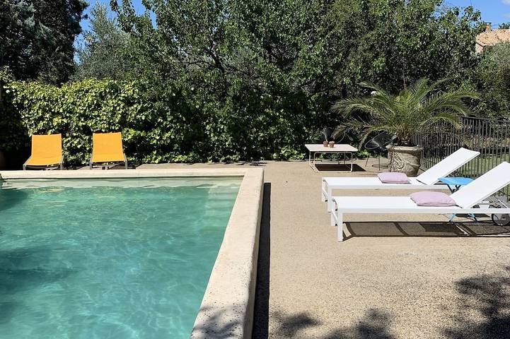 Gîte pour 4 personnes, avec jardin et terrasse à Saint-Pierre-de-Vassols